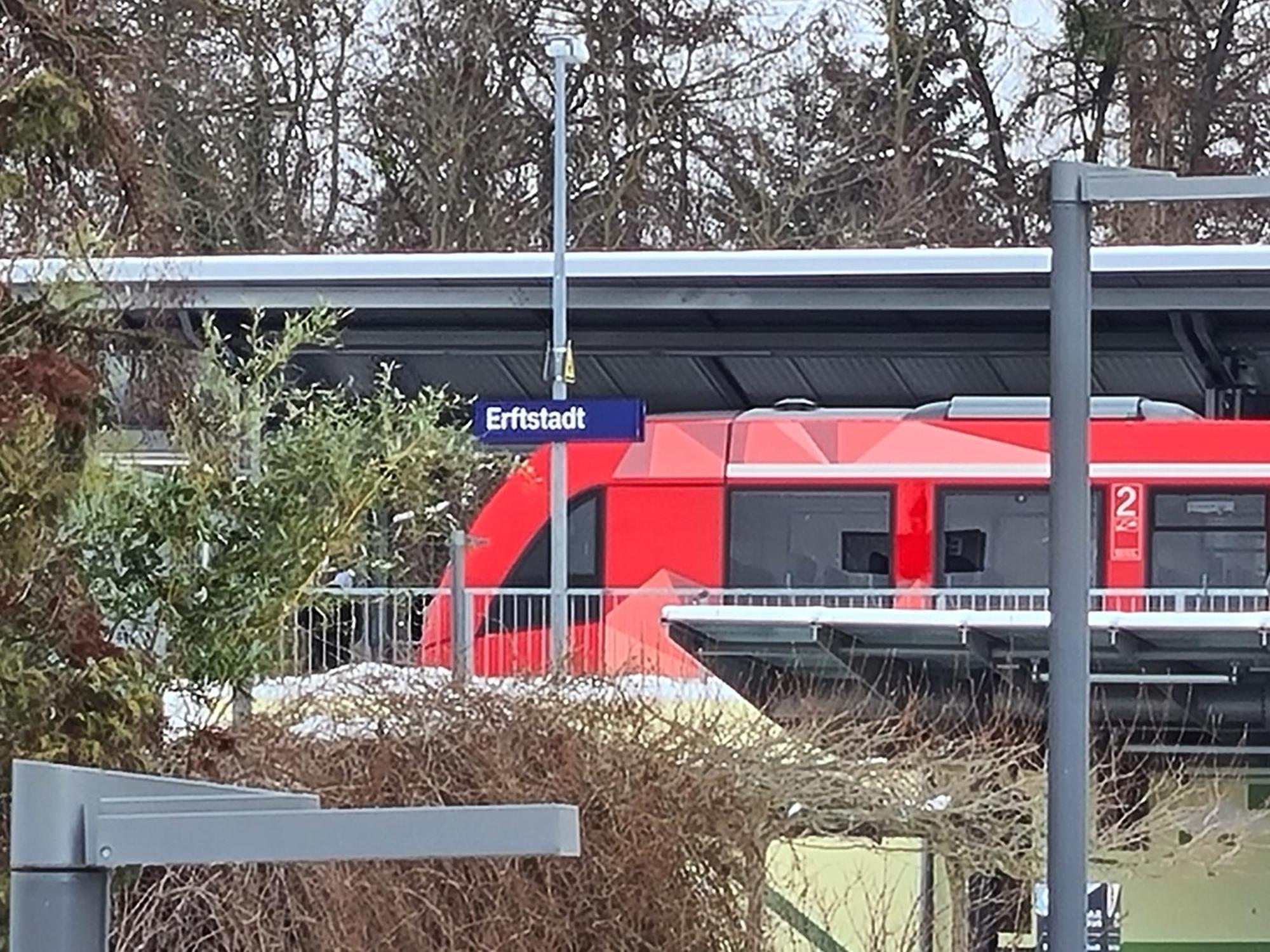 Ferienwohnung In Erftstadt 2 Min Fusslaeufig Zum Bahnhof, Phantasialand, Koeln, Koeln Messe, Eifel Exteriör bild